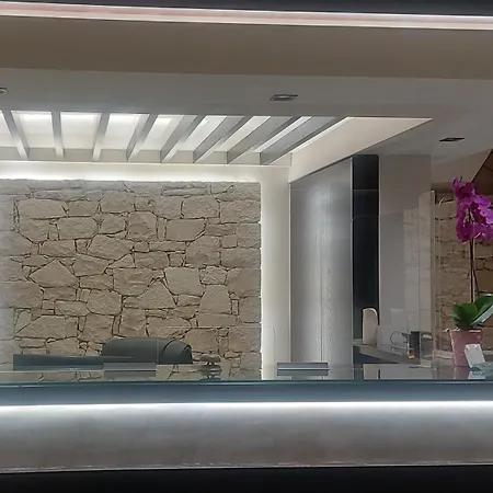 Monte Vardia Готель