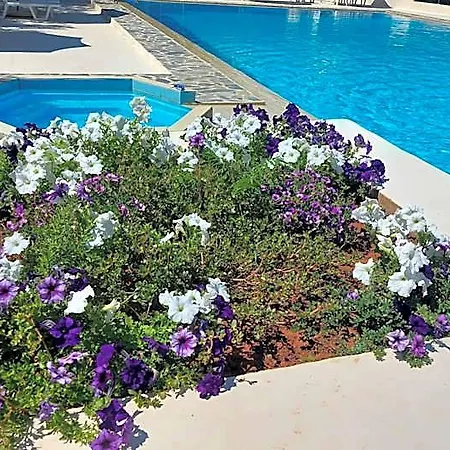Готель Monte Vardia 3*