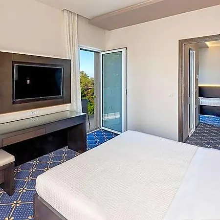 Monte Vardia Hotel