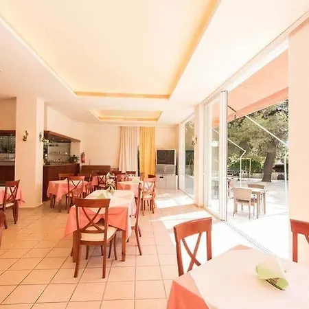 Monte Vardia Hotel