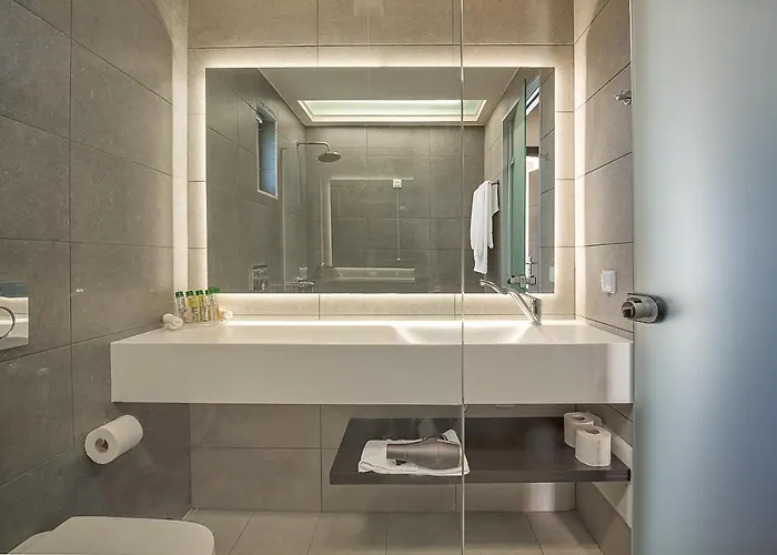 Monte Vardia Hotell 3*