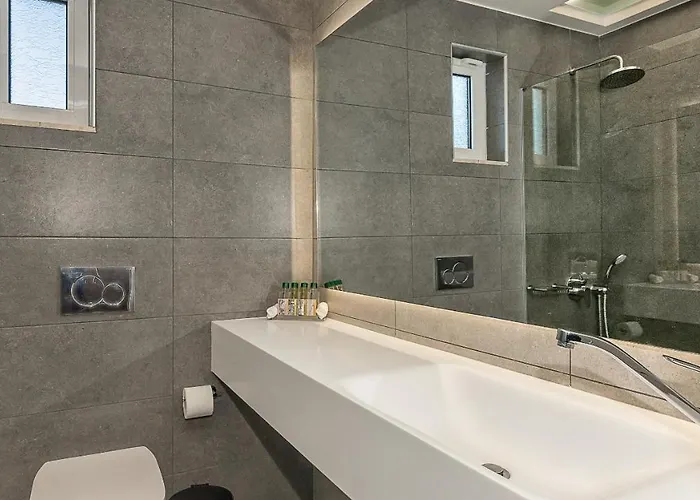 Hotel Monte Vardia 3*