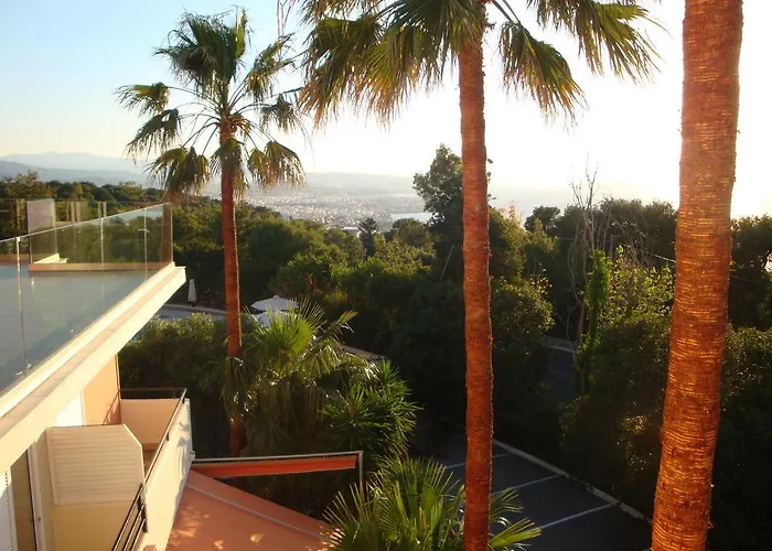 Monte Vardia Hotell 3*