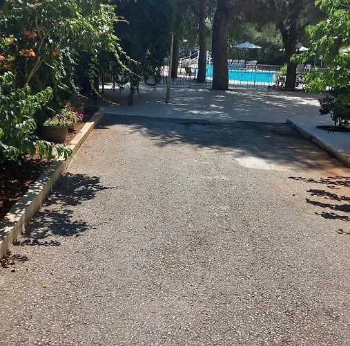 Monte Vardia Hotell 3*