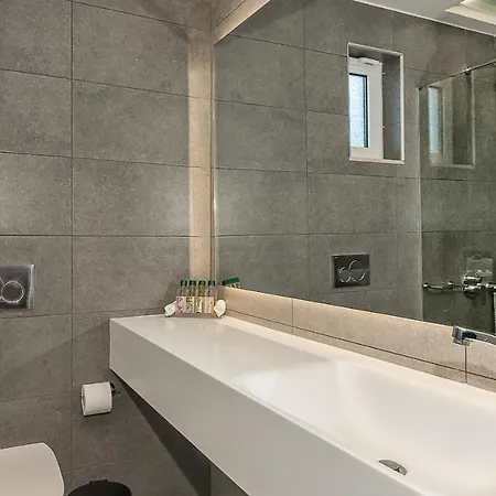 Otel Monte Vardia 3*